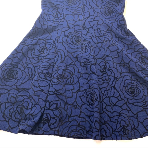 NWT TRIXXI navy dress W/rose embroidery pattern - Picture 6 of 8